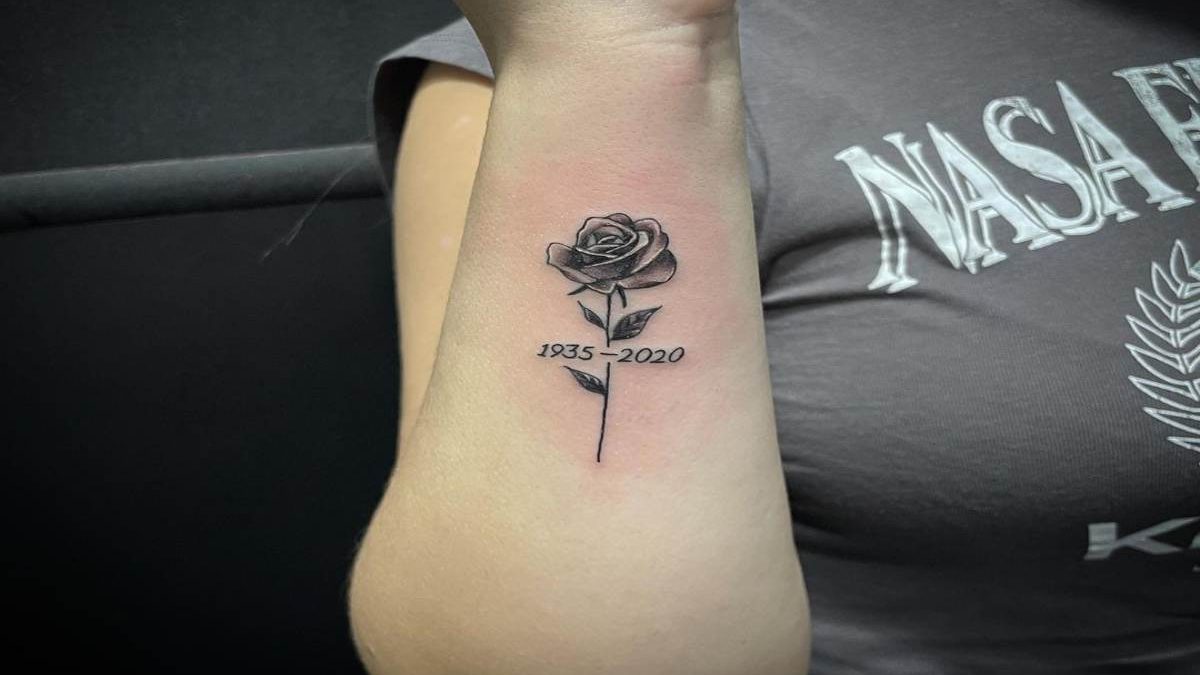 Awesome Mini Rose Tattoos Symbolize What?