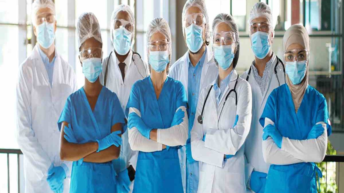 Finding the Right Specialist: Popular Hospital Dhanmondi Doctor List